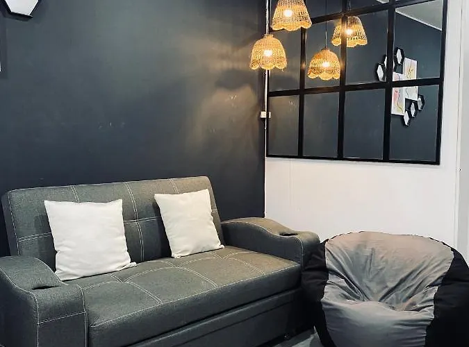 Aparthotel Akc Airbnb 3*